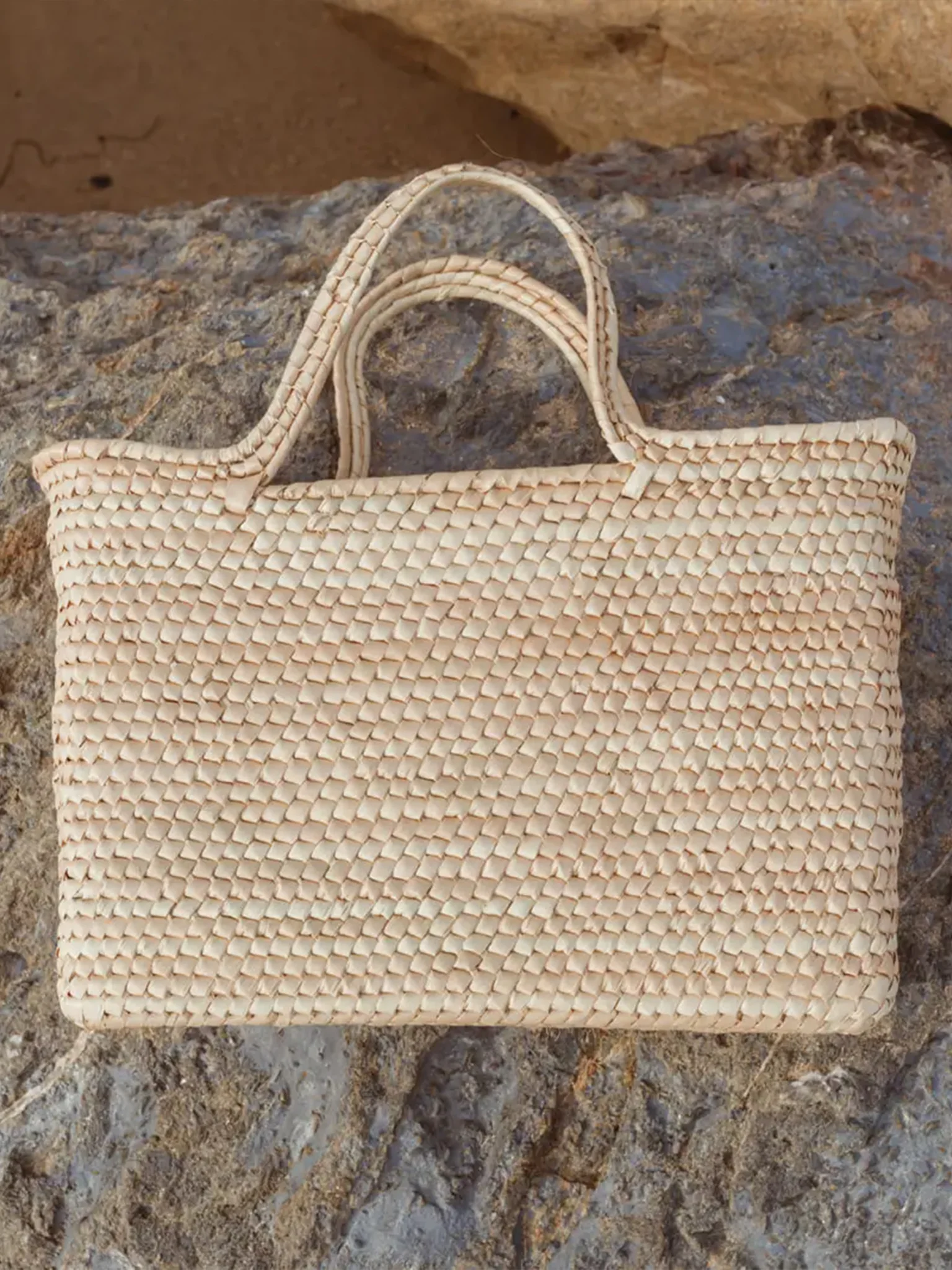 Womens Magnolia Straw Tote